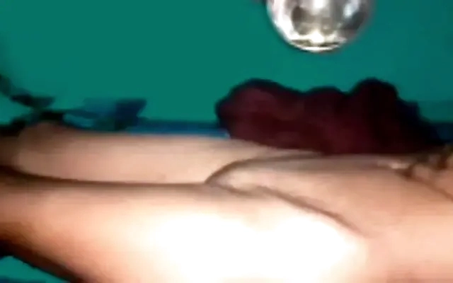 Hermosa latina joven tiene sexo duro y apasionado con su novio