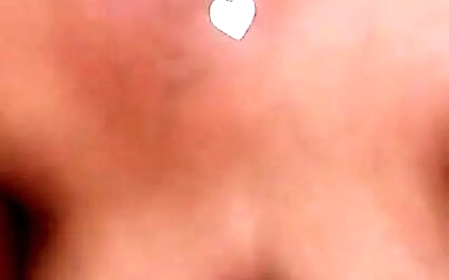 Mulata gostosa Amandinha Black RJ depois de um banho relaxante senta na pika de seu namorado Edu Black RJ e ainda pede leitinho na boca