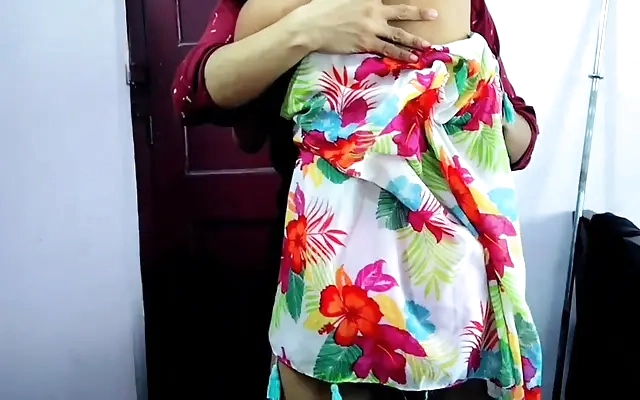 Boyfriend ask his girlfriend to comfort his lonely and she agrees