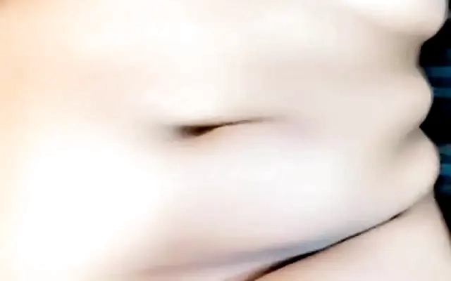 Pussy Waxing can't even Hold her Cum while Wax