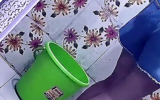 Seduzi o H&oacute;spede Dotado Na Piscina Do Hotel, Levei Pro Meu Quarto Pra Me Foder Na Frente Do Corno e Gozar Na Minha Boca - COMPLETO NO RED