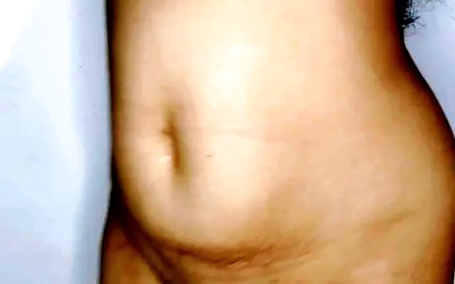 Hot housewife fucking her hubby when he's on phone with employer