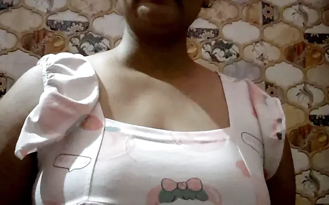 le follo el co&ntilde;o ala cu&ntilde;ada de mi esposa ella es una delicia estan dulce y tierna