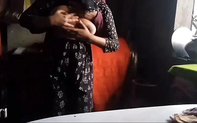 【義父にヤラれてます】「痛くても我慢しろ」唾を飲み、乳首を舐められ、才の頃から布団の中で【フル動画はメンバーシップへ】