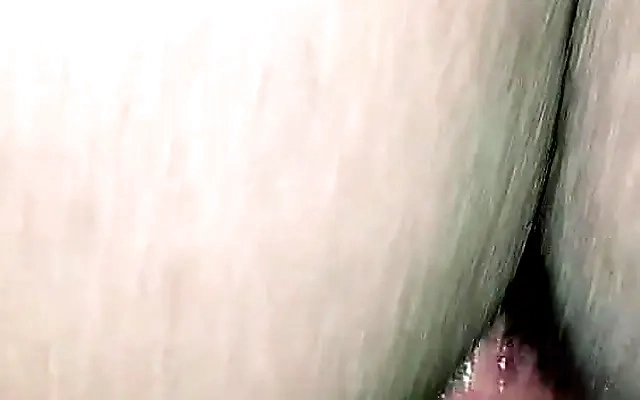 joven latina quiere ganar dinero pero chupandome la polla, deliciosa puta