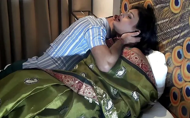 Horny Teen Roxy Dee Gets Her Pussy Drilled Before Taking It Anal
