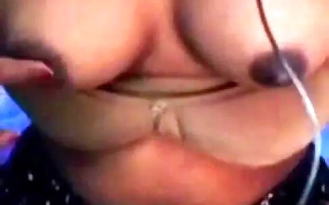 bucetuda batendo siririca cheia de porra (7 v&iacute;deos)