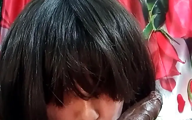CLOSEUP DRIPPING WET PUSSY SITS ON SEX CHAIR AND WATCHES PORN