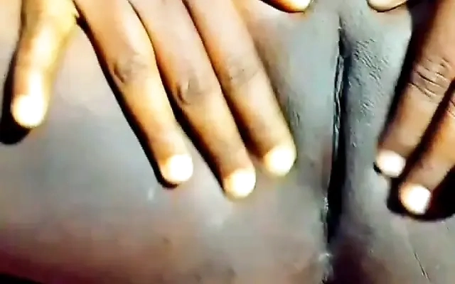 mi hermanastro se calienta al tomarme unas fotos sexi y me pide que folle con el