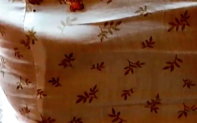 Desi Girl adventure sex with bottle guard