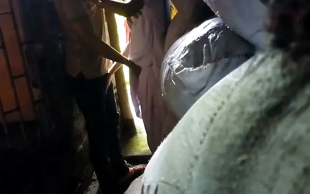 LE FOLLE EL CO&Ntilde;O A ESA SECRETARIA JOVENCITA
