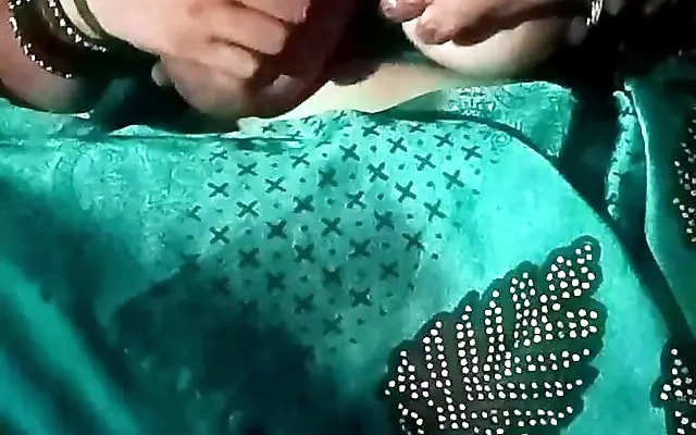 Desi Mohini Bhabhi got fucked by delivery boy BBC with hindi sex talks