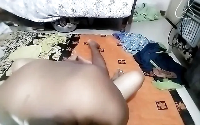 Misssimran playing with big round and natural milky boobs and nipples