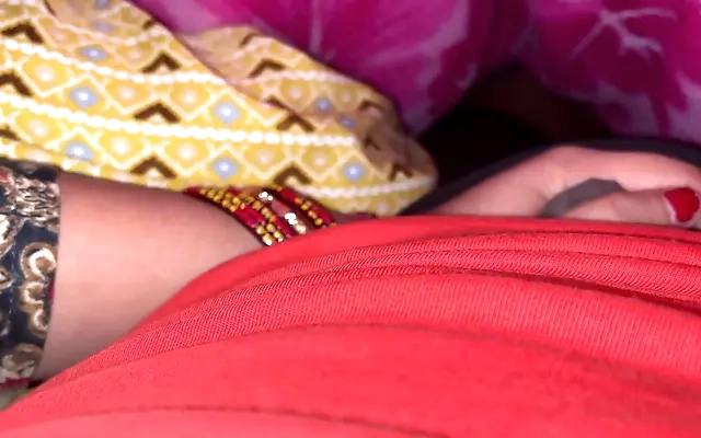 Indian virgin stepbrother found his stepsister naked in bed taking a nap and he never saw pussy and came near her and fucked her - Indian teen sex