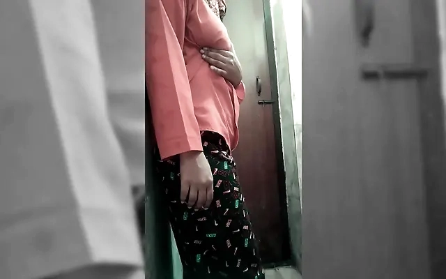 होटल में ले जाकर मेरी चुत फाड़ दी